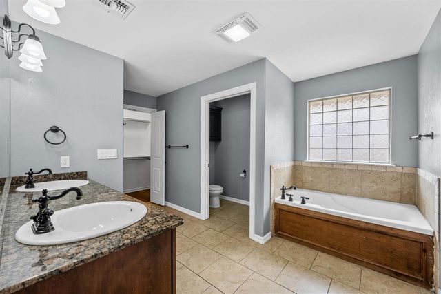 5708 NW Valor Ave, Lawton, OK 73505
