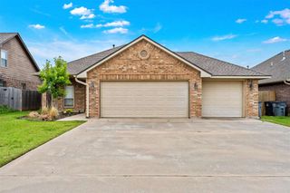 5708 NW Valor Ave, Lawton, OK 73505