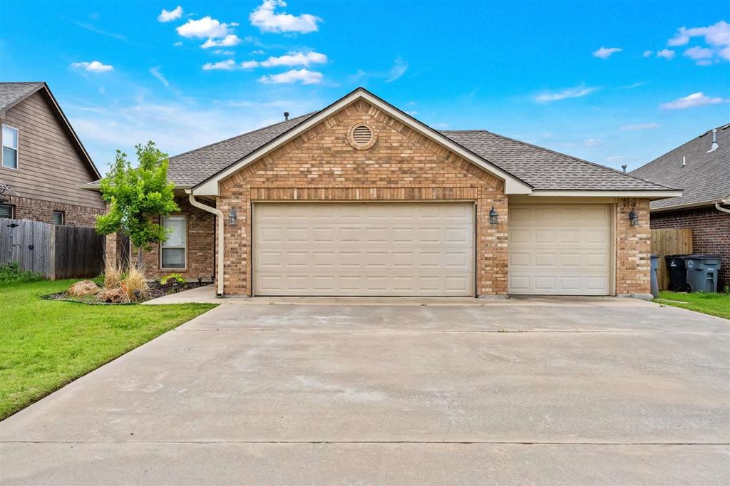 5708 NW Valor Ave, Lawton, OK 73505