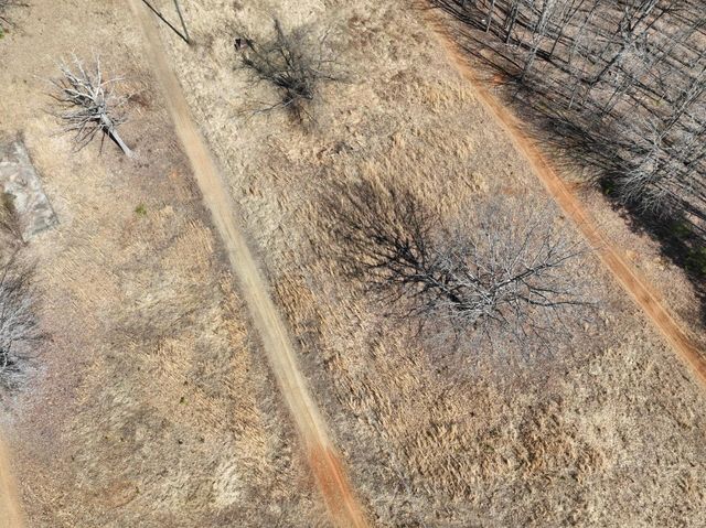 128 Green Oak LN, Patrick Springs, VA 24133