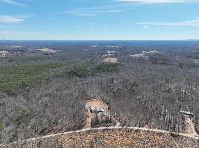 128 Green Oak LN, Patrick Springs, VA 24133