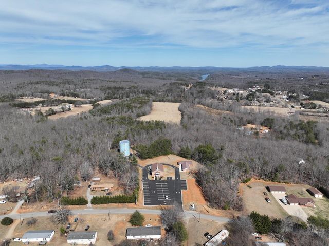 128 Green Oak LN, Patrick Springs, VA 24133