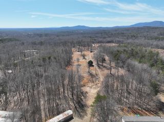 128 Green Oak LN, Patrick Springs, VA 24133