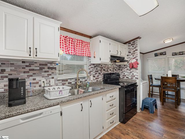 5 Riverbreeze Road, Greenville, SC 29611