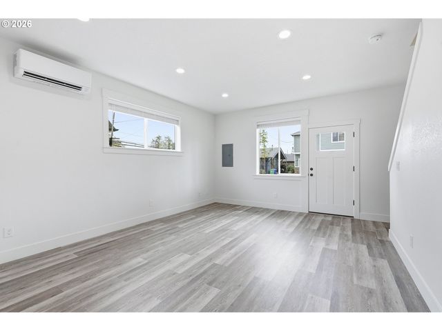 8665 Se Insley St, Portland, OR 97266