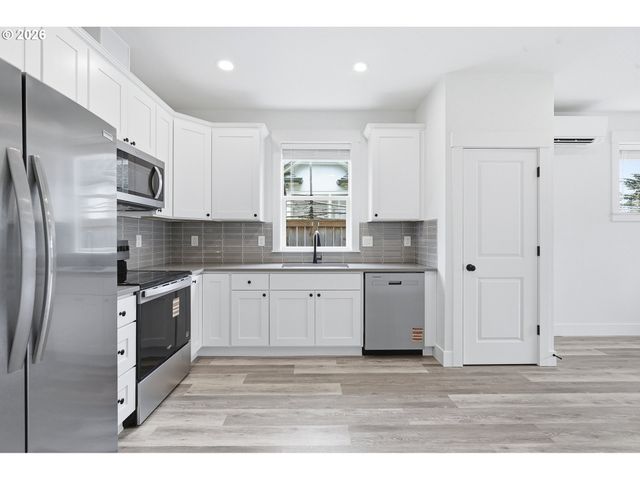 8665 Se Insley St, Portland, OR 97266