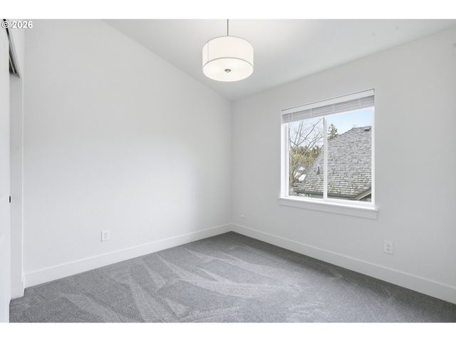 8665 Se Insley St, Portland, OR 97266