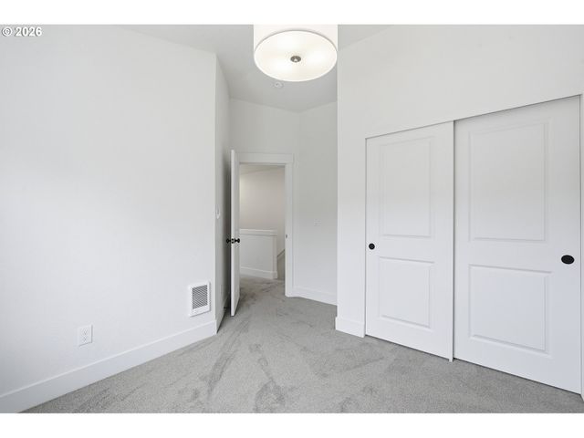 8665 Se Insley St, Portland, OR 97266