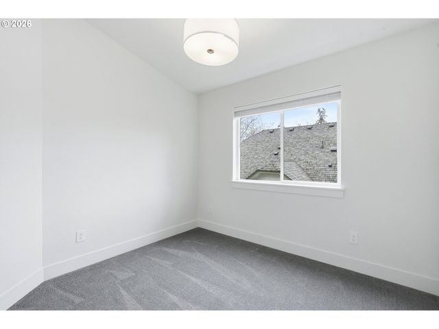 8665 Se Insley St, Portland, OR 97266