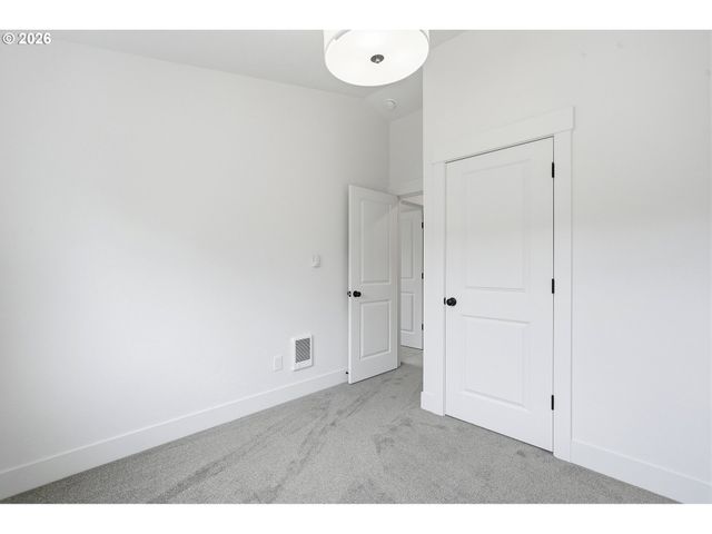 8665 Se Insley St, Portland, OR 97266