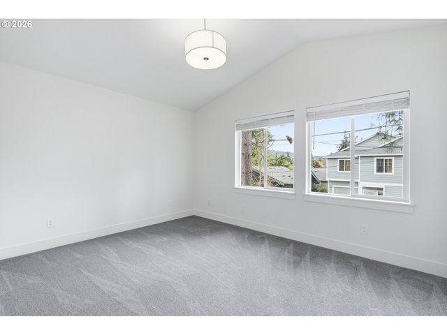 8665 Se Insley St, Portland, OR 97266