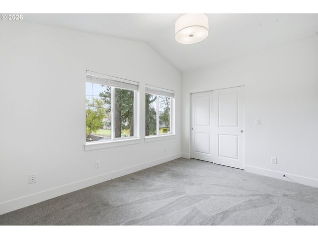 8665 Se Insley St, Portland, OR 97266