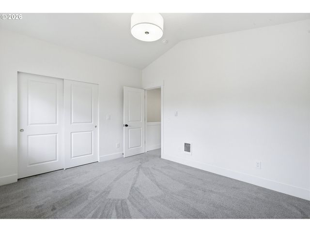 8665 Se Insley St, Portland, OR 97266