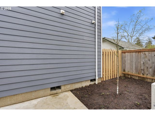 8665 Se Insley St, Portland, OR 97266