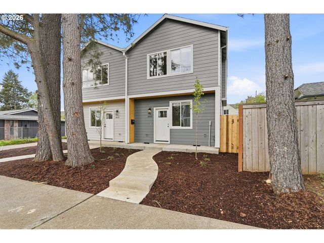 8665 Se Insley St, Portland, OR 97266