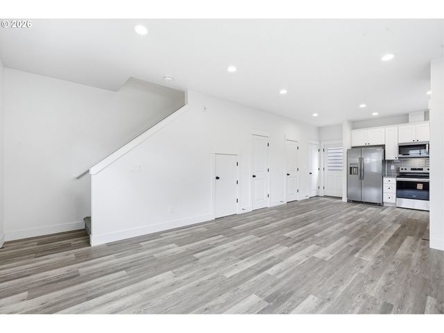 8665 Se Insley St, Portland, OR 97266