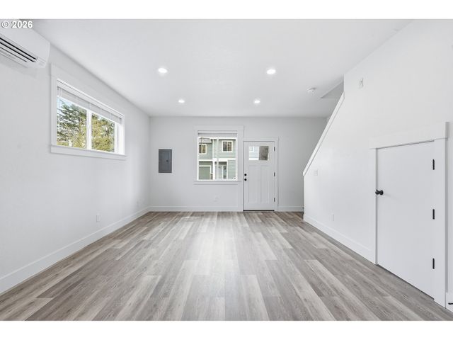 8665 Se Insley St, Portland, OR 97266