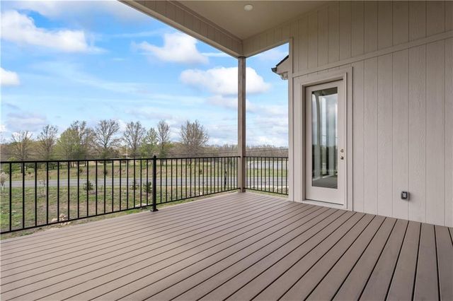 1816 NE Lashbrook Circle, Lee's Summit, MO 64086