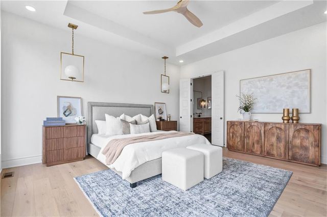 1816 NE Lashbrook Circle, Lee's Summit, MO 64086