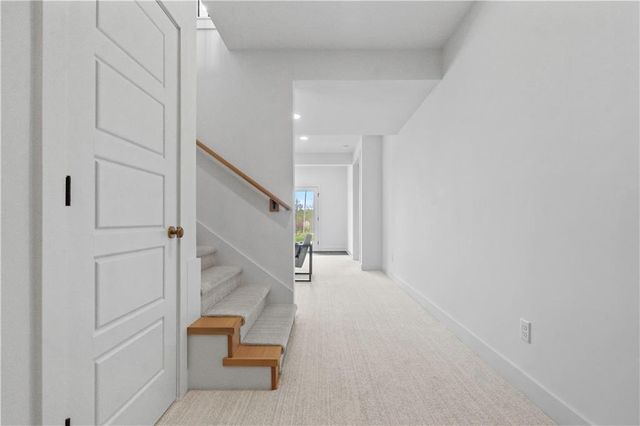 1816 NE Lashbrook Circle, Lee's Summit, MO 64086