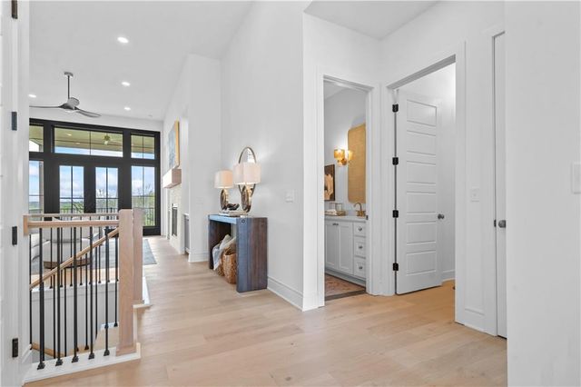 1816 NE Lashbrook Circle, Lee's Summit, MO 64086