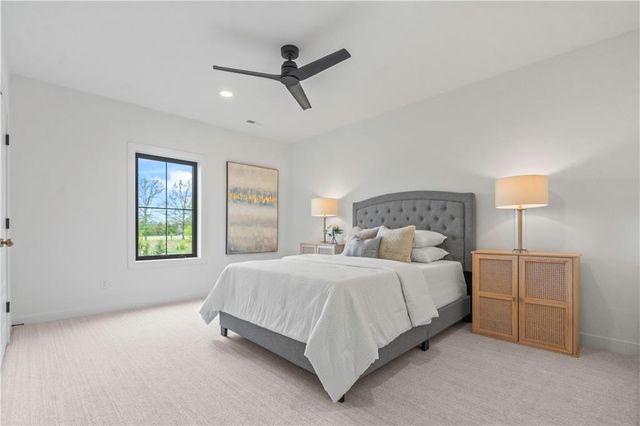 1816 NE Lashbrook Circle, Lee's Summit, MO 64086