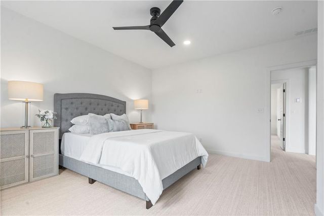 1816 NE Lashbrook Circle, Lee's Summit, MO 64086