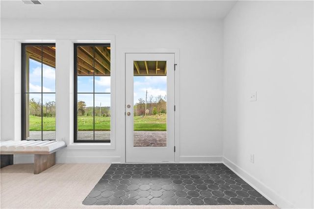 1816 NE Lashbrook Circle, Lee's Summit, MO 64086