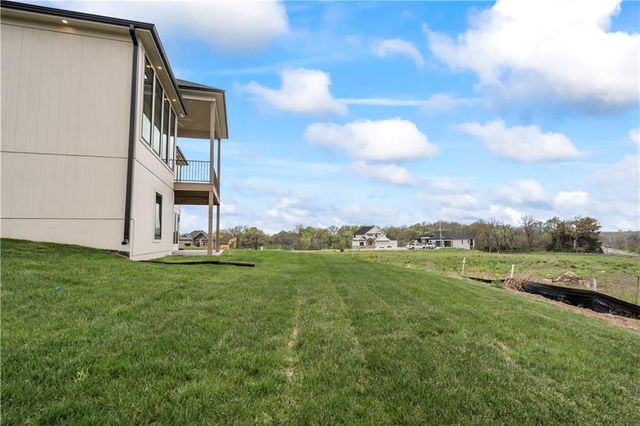 1816 NE Lashbrook Circle, Lee's Summit, MO 64086