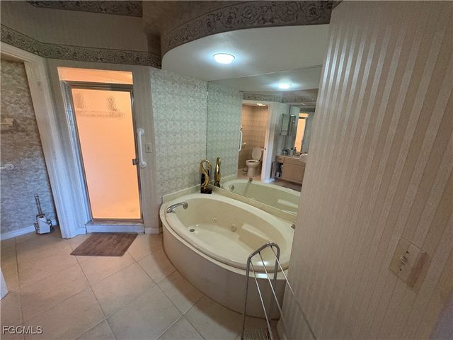 8044 Glen Abbey CIR, Fort Myers, FL 33912