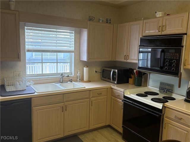 8044 Glen Abbey CIR, Fort Myers, FL 33912