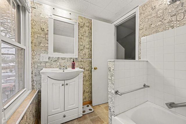 2419 Alamo Avenue, Kalamazoo Twp, MI 49006