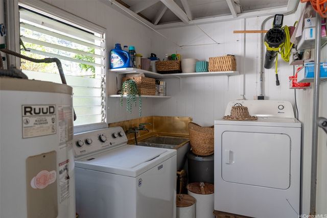 2445 10th Avenue, Honolulu, HI 96816