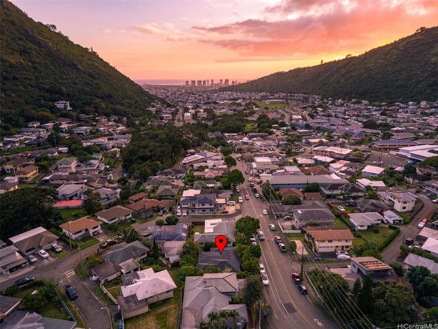 2445 10th Avenue, Honolulu, HI 96816