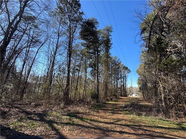 94 Dogwood Farms Court, Townville, SC 29689