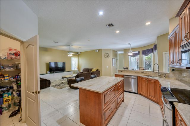 10370 NW 14th Place, Coral Springs, FL 33071