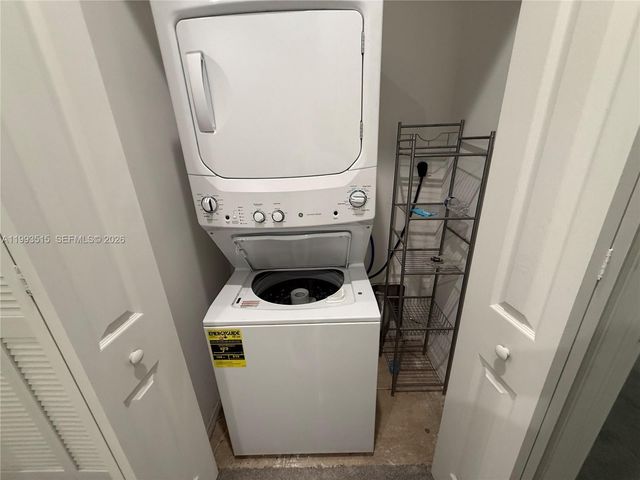 4282 NE 9th St, Homestead, FL 33033