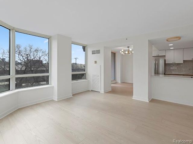 3320 2f Spinnaker Ln Lane 5 2f, Detroit, MI 48207