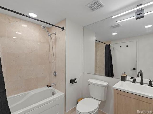 3320 2f Spinnaker Ln Lane 5 2f, Detroit, MI 48207