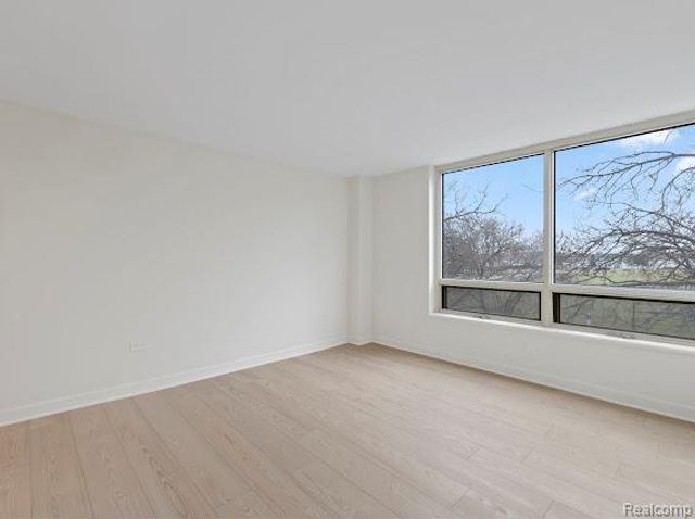 3320 2f Spinnaker Ln Lane 5 2f, Detroit, MI 48207