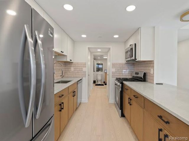 3320 2f Spinnaker Ln Lane 5 2f, Detroit, MI 48207