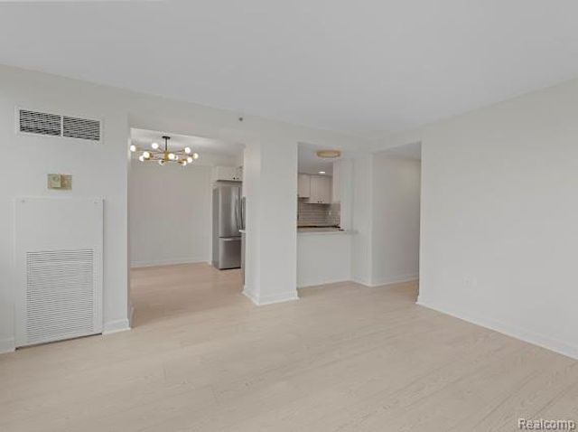 3320 2f Spinnaker Ln Lane 5 2f, Detroit, MI 48207