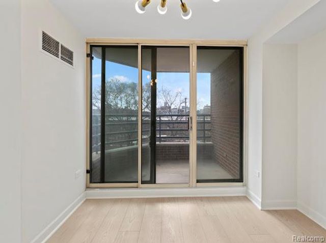 3320 2f Spinnaker Ln Lane 5 2f, Detroit, MI 48207