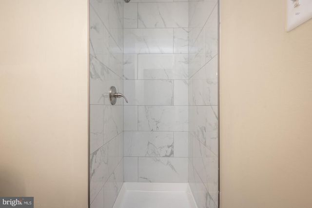 820 E NORTH AVE, Baltimore, MD 21202