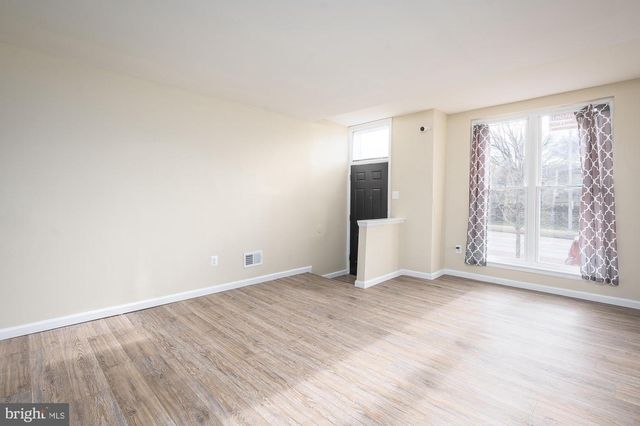 820 E NORTH AVE, Baltimore, MD 21202