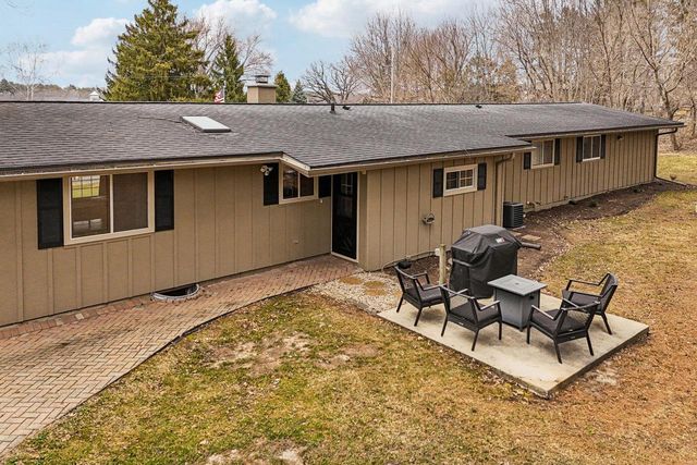 W8059 Bay View DRIVE, Whitewater, WI 53190