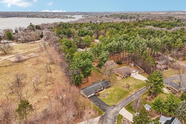 W8059 Bay View DRIVE, Whitewater, WI 53190