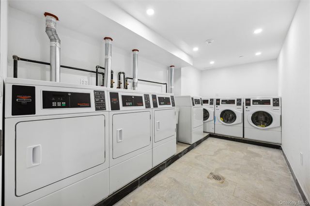 163-07 72nd Ave 4G, Fresh Meadows, NY 11365