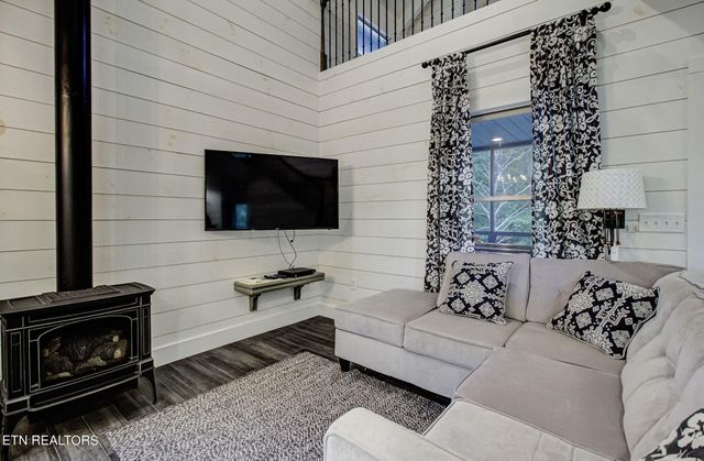 2500 Joe Brown Hwy, Tellico Plains, TN 37385