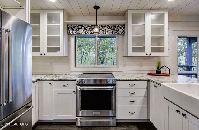 2500 Joe Brown Hwy, Tellico Plains, TN 37385